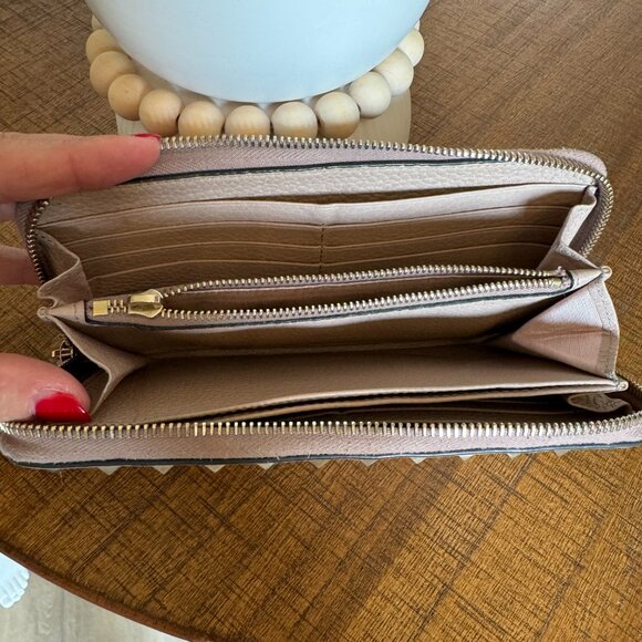 Valentino Garavani Leather Studded Wallet Beige - Picture 8 of 11